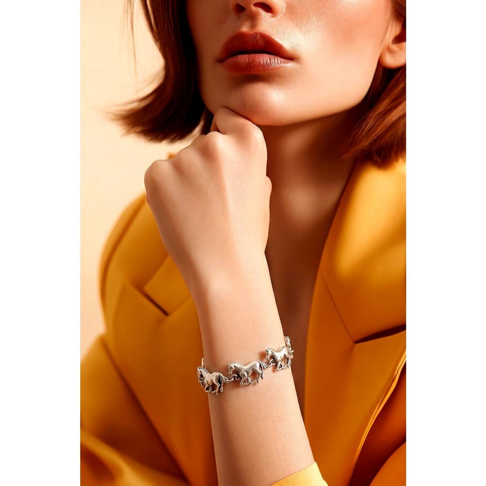 High Quality Sterling Silver Detailed Horse Bracelet